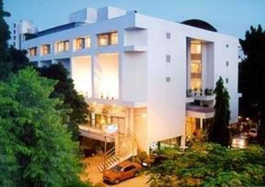 فندق كومفورت إن بريزيدنت أحمد أباد المظهر الخارجي الصورة